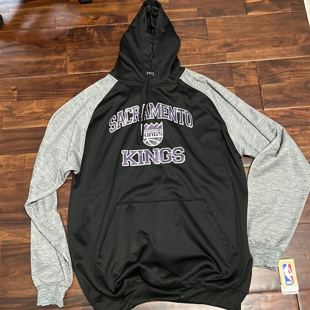 NWT Men’s Sz XLT Majestic Sacramento Kings Hoodie.
